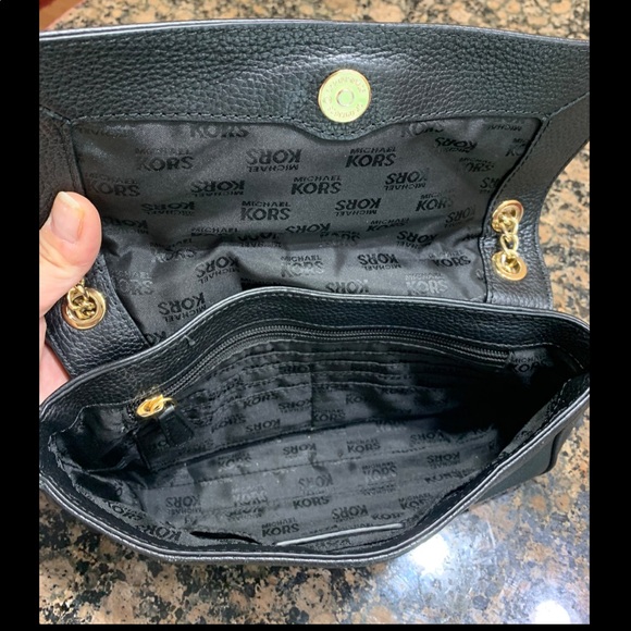 Michael Kors Leather shoulder bag - Picture 4 of 4